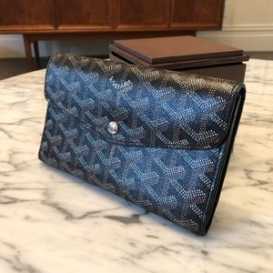 goyard wallet women